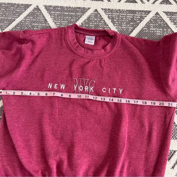 Vintage‎ NYC berry pink crewneck sweatshirt - Picture 5 of 7